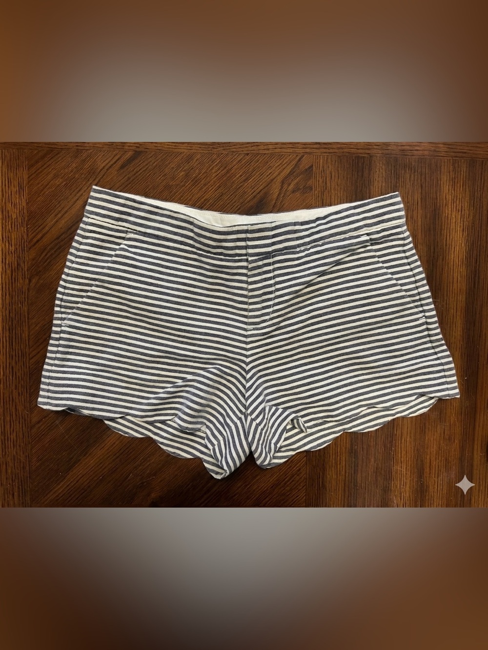 Club Monaco Amber Scalloped Striped Shorts Navy White Size 4